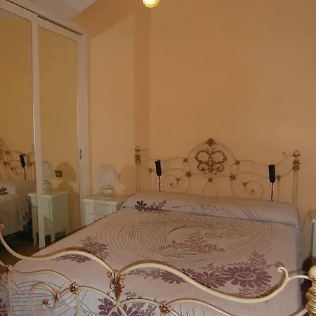 Bilocale Galletti شقة *